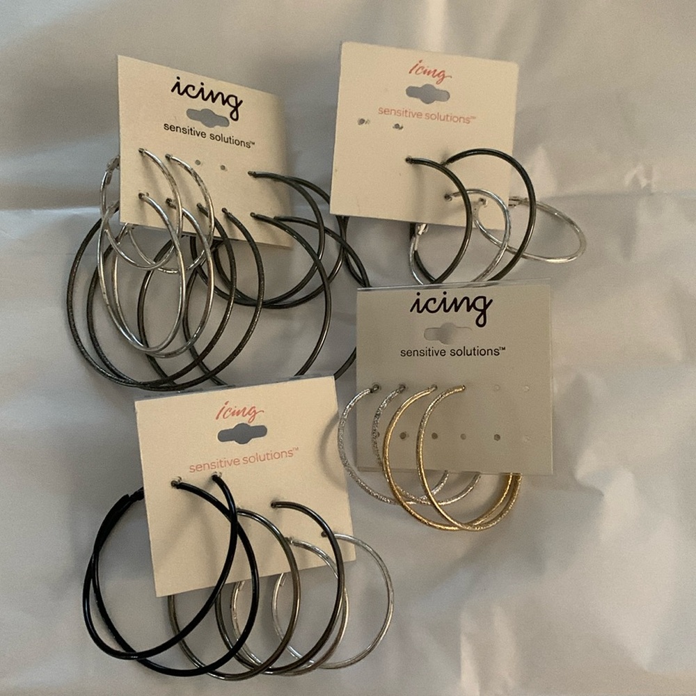 12 pairs of icing hoops
